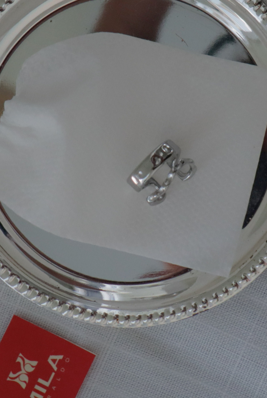 No Piercing? No Problem: Ear Cuffs as a Modern Alternative for Effortless Style