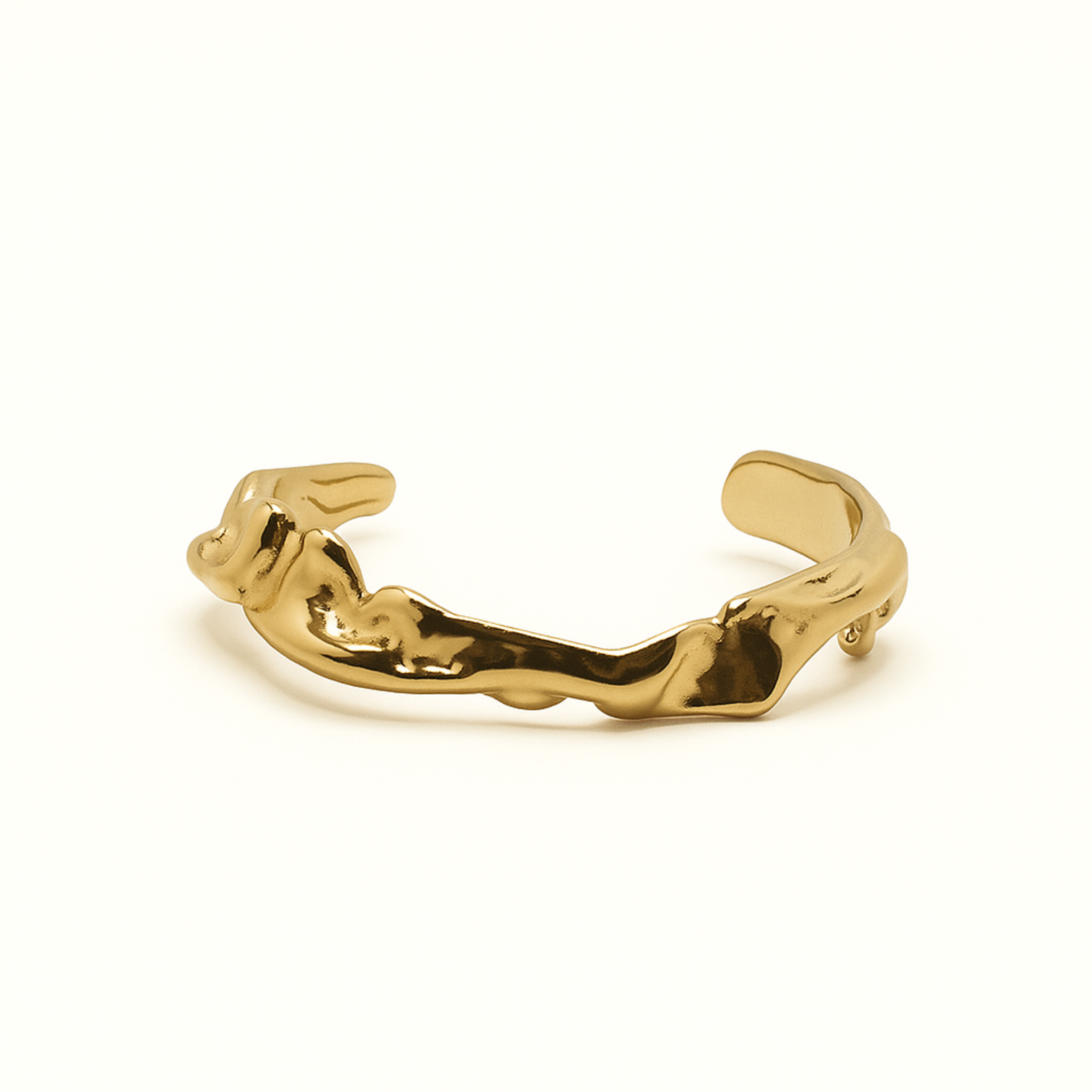 Maria Crunchy Bangle – 18k Gold PVD Plated Stainless Steel – Textured Sculptural Bangle Close-Up – Minimalist Statement Bracelet – Mila Giraldo Jewellery Australia